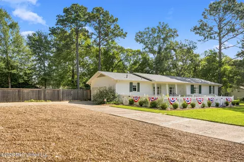 208 Saint Augustine Dr, Madison, MS 39110 photo 4