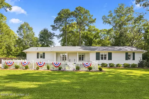 208 Saint Augustine Dr, Madison, MS 39110 photo 2