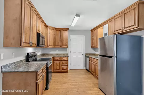 Kitchen - 199 Mccaughan Ave, Long Beach, MS 39560 photo 2 of 4