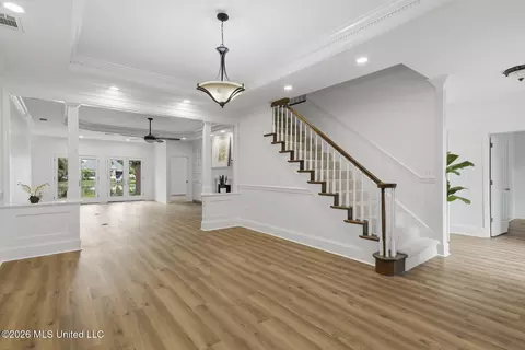 Entry Way - 22 Autumn Hill Ct, Jackson, MS 39211 photo 1 of 8