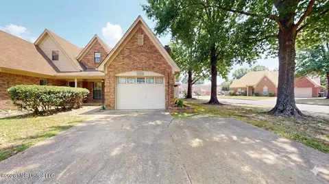 7158 Greenbriar Dr, Southaven, MS 38671
