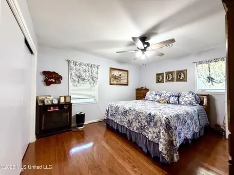 Bedroom - 1096 Ms-570, Summit, MS 39666 photo 2 of 3