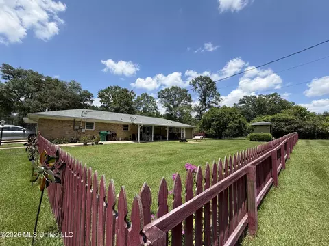 Exterior - 1096 Ms-570, Summit, MS 39666 photo 6 of 12