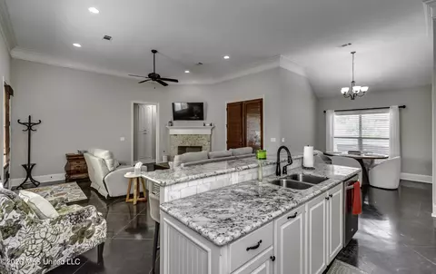 Kitchen - 801 Bryce St, Brandon, MS 39047 photo 3 of 7