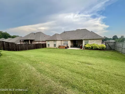 Exterior - 801 Bryce St, Brandon, MS 39047 photo 10 of 11