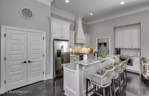 Kitchen - 801 Bryce St, Brandon, MS 39047 photo 5 of 7