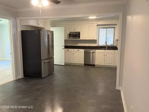 Kitchen - 1431 Sheffield Dr, Jackson, MS 39211 photo 1 of 2