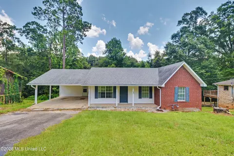 407 S Dorothy St, Wiggins, MS 39577 photo 1