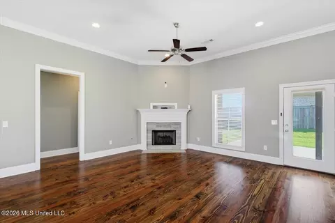 Living - 358 Emerald Way, Brandon, MS 39047 photo 2 of 4