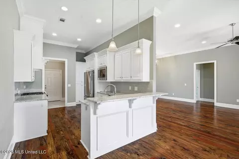 Kitchen - 358 Emerald Way, Brandon, MS 39047 photo 1 of 4