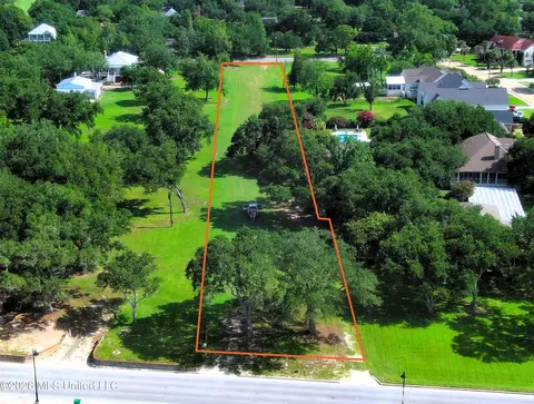 2906 Washington Ave, Pascagoula, MS 39567