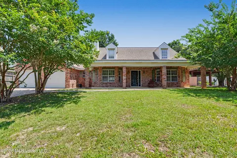 497 Dan M Russell Dr, Bay Saint Louis, MS 39520