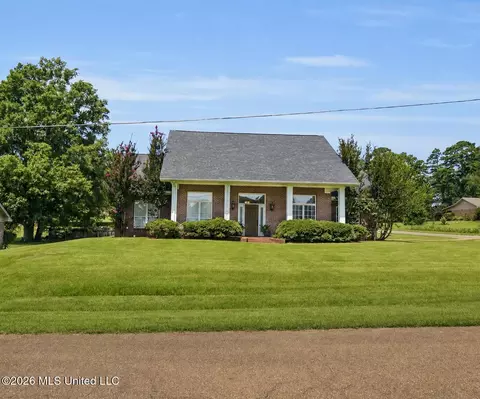 411 Chenoa Ave, Carthage, MS 39051 photo 1