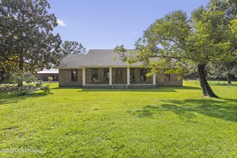 153 Pittman Rd, Ocean Springs, MS 39564