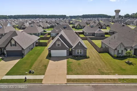 8642 Hayes Dr, Southaven, MS 38672