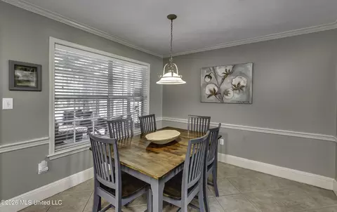 Dining - 526 Pecan Blvd, Brandon, MS 39042 photo 2 of 3