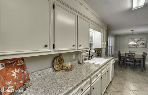 Kitchen - 526 Pecan Blvd, Brandon, MS 39042 photo 1 of 3
