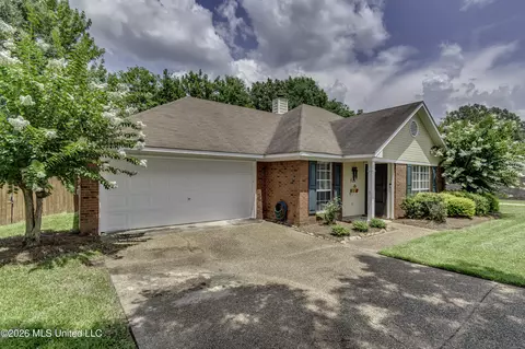 Exterior - 526 Pecan Blvd, Brandon, MS 39042 photo 4 of 14