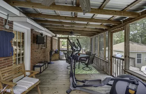 Exterior - 526 Pecan Blvd, Brandon, MS 39042 photo 8 of 14