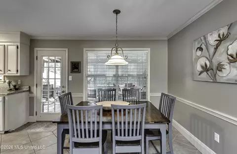 Dining - 526 Pecan Blvd, Brandon, MS 39042 photo 3 of 3