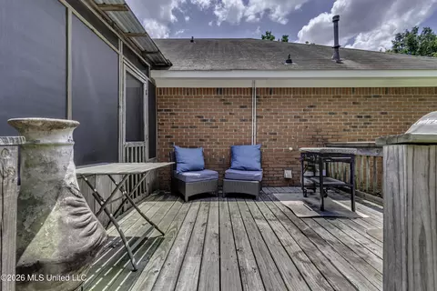 Exterior - 526 Pecan Blvd, Brandon, MS 39042 photo 13 of 14