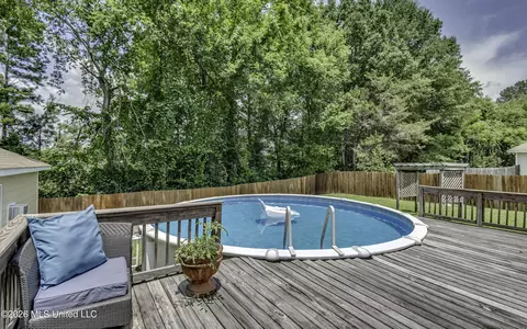 Exterior - 526 Pecan Blvd, Brandon, MS 39042 photo 9 of 14