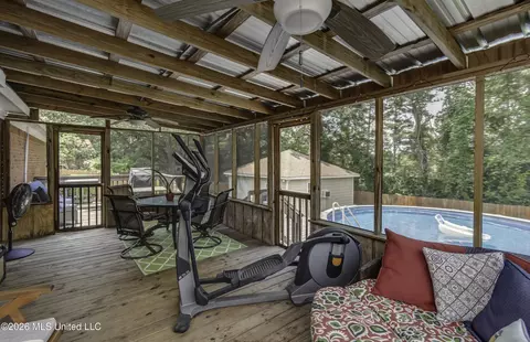 Exterior - 526 Pecan Blvd, Brandon, MS 39042 photo 7 of 14