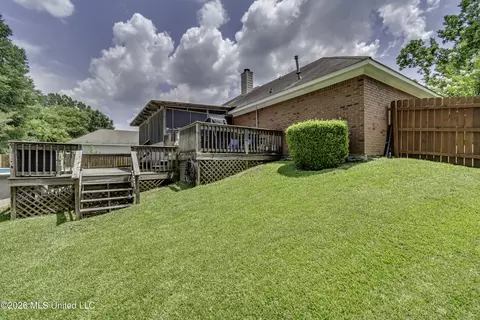 Exterior - 526 Pecan Blvd, Brandon, MS 39042 photo 11 of 14