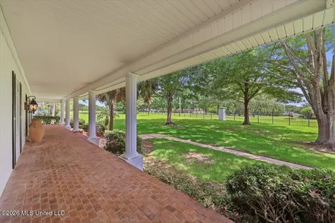374 Saint Augustine Dr, Madison, MS 39110 photo 7