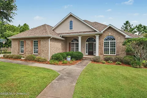 6309 W Silverleaf Dr, Ocean Springs, MS 39564