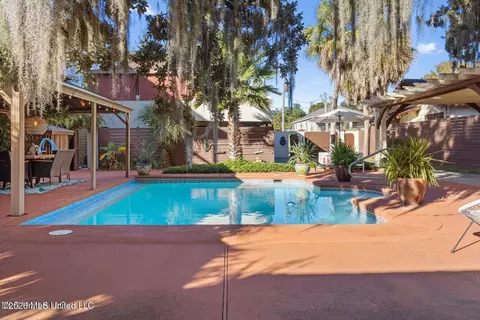 Exterior - 128 Lee St, Biloxi, MS 39530 photo 7 of 16