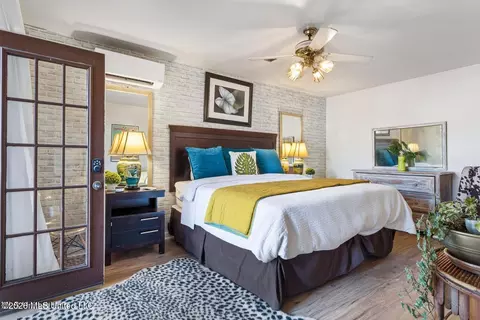 Bedroom - 128 Lee St, Biloxi, MS 39530 photo 1 of 8