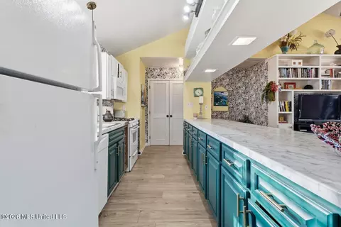 Kitchen - 128 Lee St, Biloxi, MS 39530 photo 2 of 5
