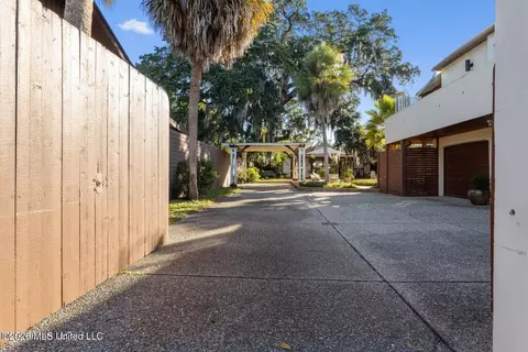 Exterior - 128 Lee St, Biloxi, MS 39530 photo 12 of 16
