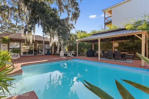 Exterior - 128 Lee St, Biloxi, MS 39530 photo 5 of 16
