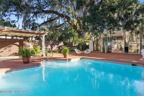 Exterior - 128 Lee St, Biloxi, MS 39530 photo 10 of 16