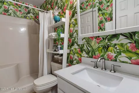 Bath - 128 Lee St, Biloxi, MS 39530 photo 2 of 2