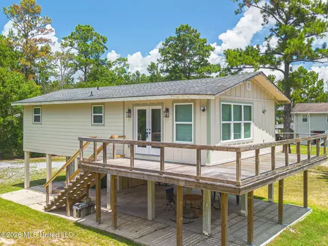 6007 Tyler St, Bay Saint Louis, MS 39520