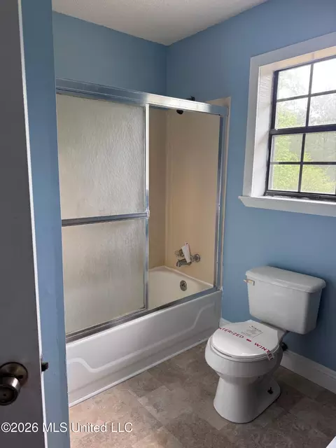 Bath - 508 Wire Rd, Perkinston, MS 39573 photo 1 of 2