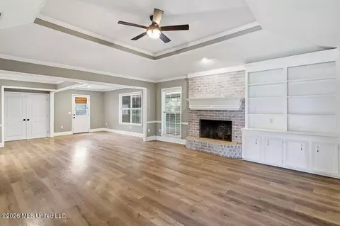 Living - 153 Oak Ridge Cir, Madison, MS 39110 photo 1 of 3