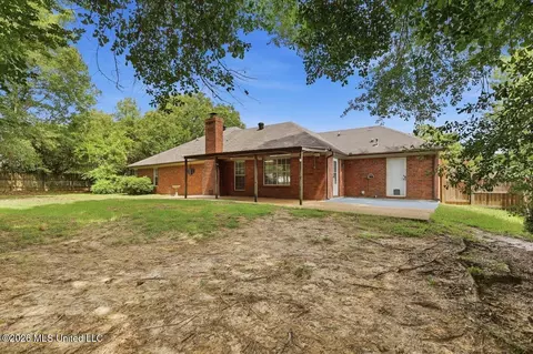 Exterior - 153 Oak Ridge Cir, Madison, MS 39110 photo 5 of 6