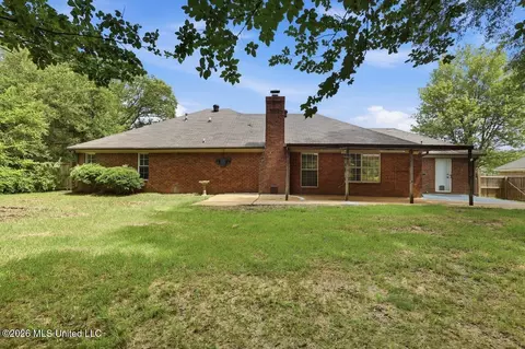 Exterior - 153 Oak Ridge Cir, Madison, MS 39110 photo 4 of 6
