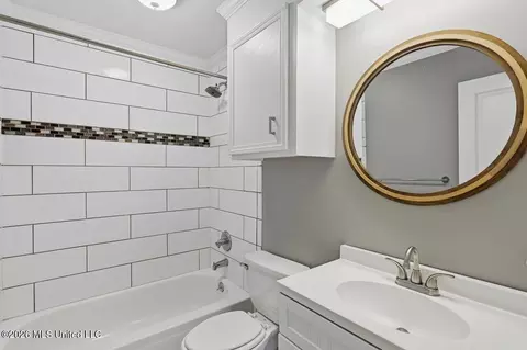Bath - 153 Oak Ridge Cir, Madison, MS 39110 photo 3 of 3