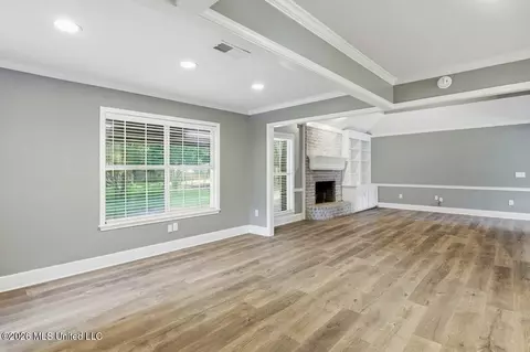 Living - 153 Oak Ridge Cir, Madison, MS 39110 photo 3 of 3