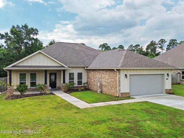 7073 Glen Eagle Dr, Biloxi, MS 39532
