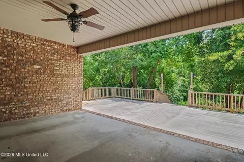 Exterior - 7073 Glen Eagle Dr, Biloxi, MS 39532 photo 3 of 6