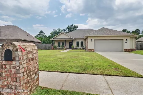 Exterior - 7073 Glen Eagle Dr, Biloxi, MS 39532 photo 2 of 6