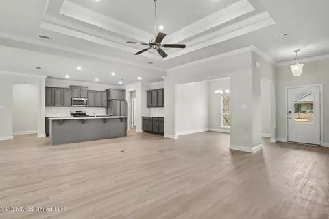 Living - 7073 Glen Eagle Dr, Biloxi, MS 39532 photo 3 of 3