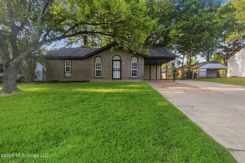 3135 Forest Glen Dr, Horn Lake, MS 38637