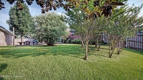 Exterior - 137 Vineyard Blvd, Brandon, MS 39047 photo 9 of 11